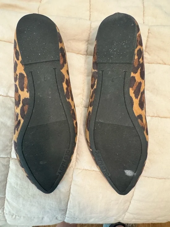 Old Navy Leopard-Print Pointed Toe Flats in Brown and Black - Picture 2 of 3